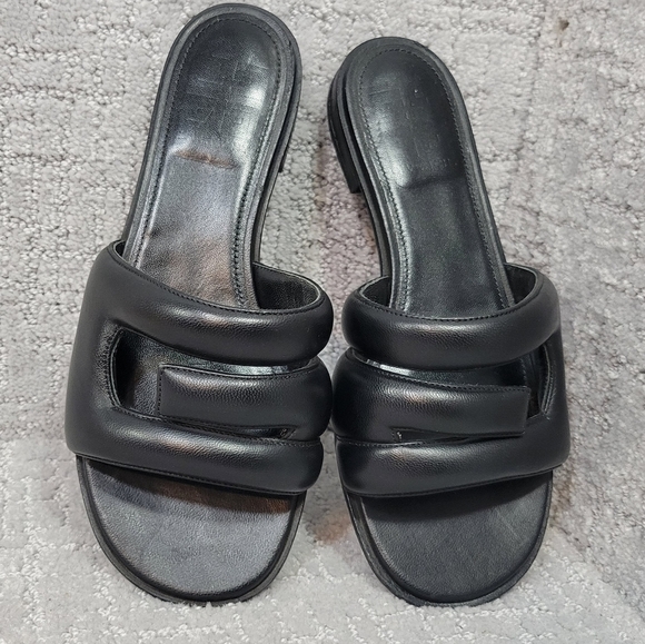 GIVENCHY G Logo Women's size 37 Black Slip On Leather Sandals - Picture 8 of 14